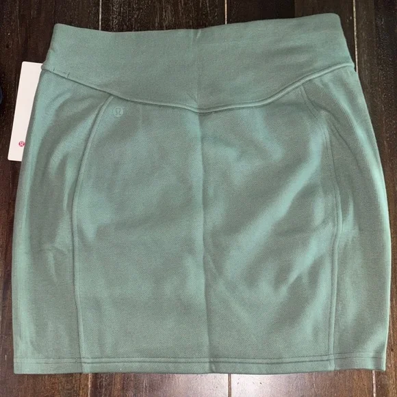 Lululemon Scuba Skirt High Rise Medium Army Green - Picture 5 of 5